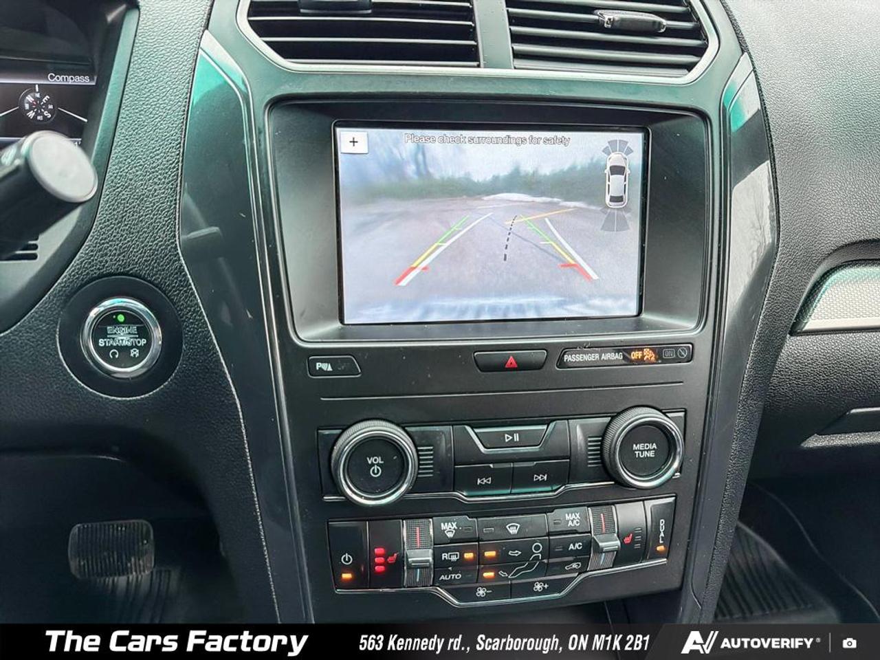 2018 Ford Explorer XLT 4WD Apple Carplay - No Accident! Photo