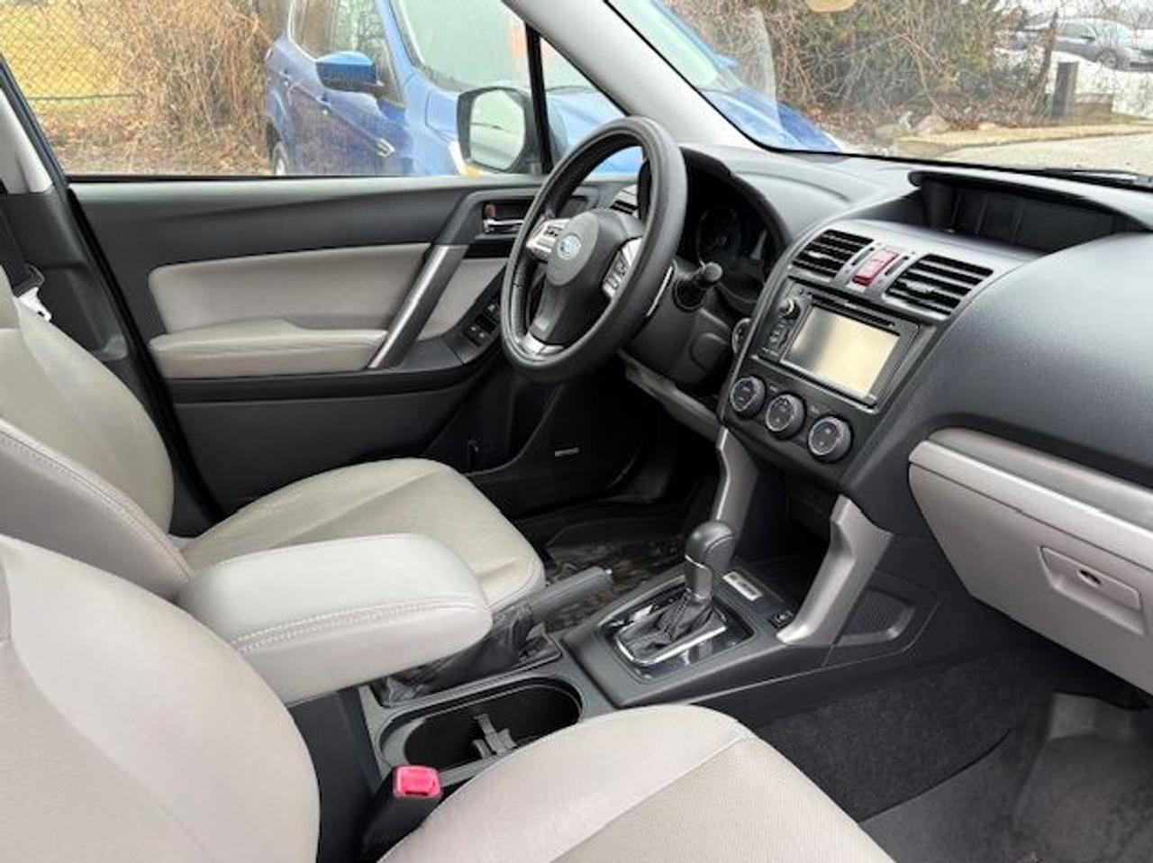 2015 Subaru Forester i Limited w/Tech Pkg Photo