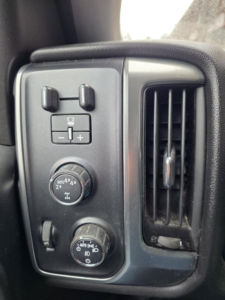 2017 Chevrolet Silverado 1500 LT Z71 4x4 Photo