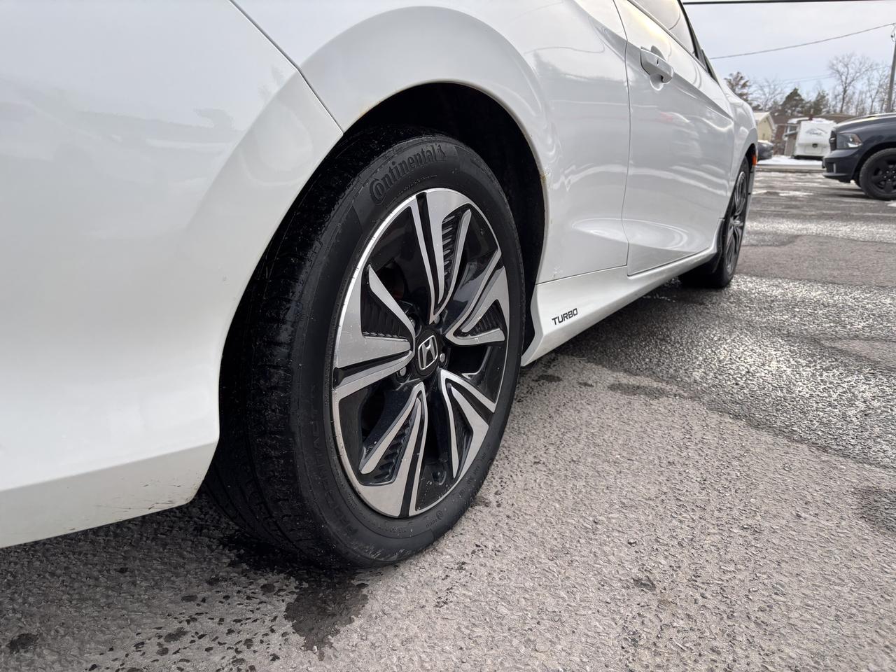 2017 Honda Civic EX-T Photo