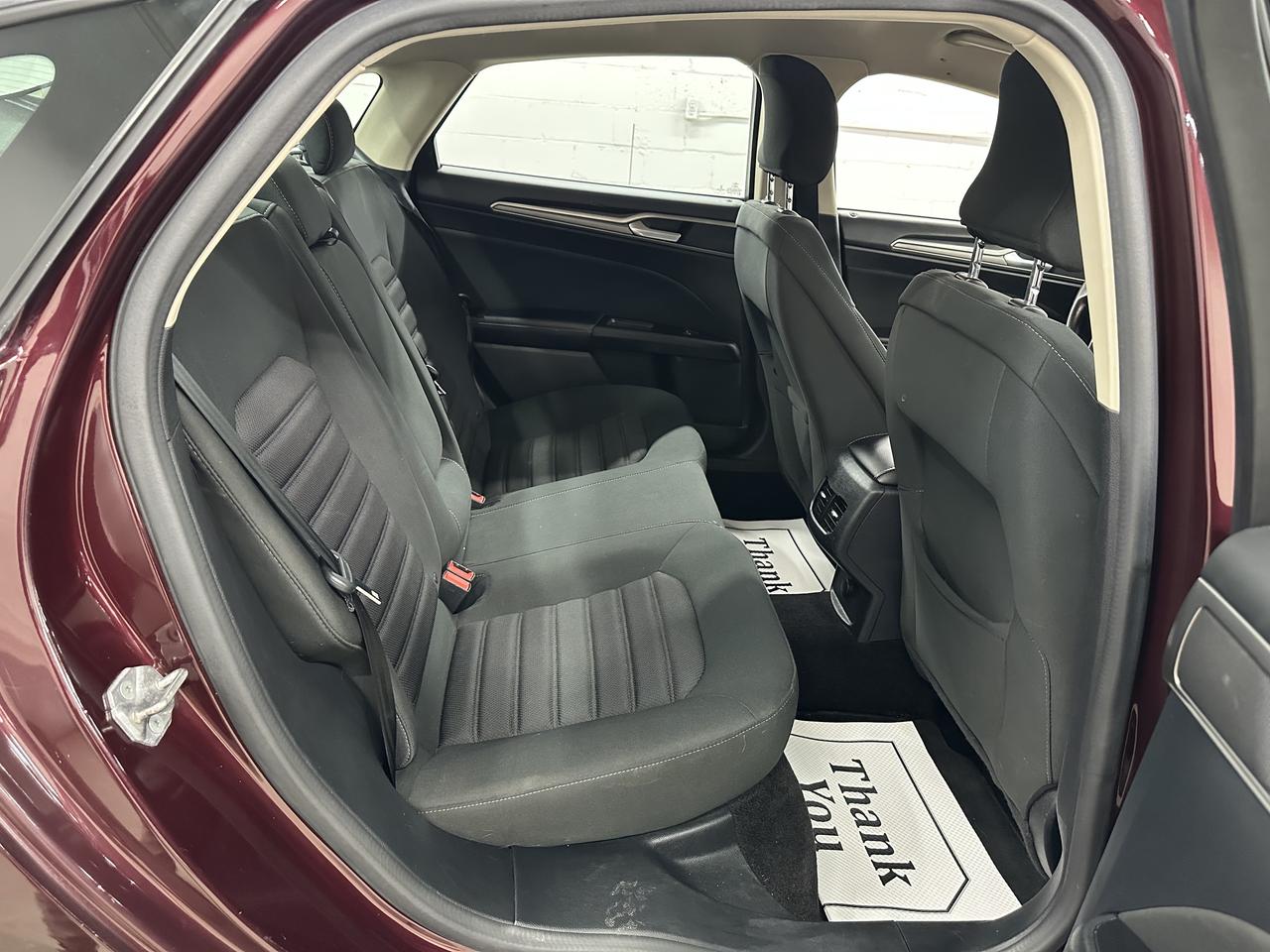 2017 Ford Fusion 4dr Sdn SE FWD Photo14