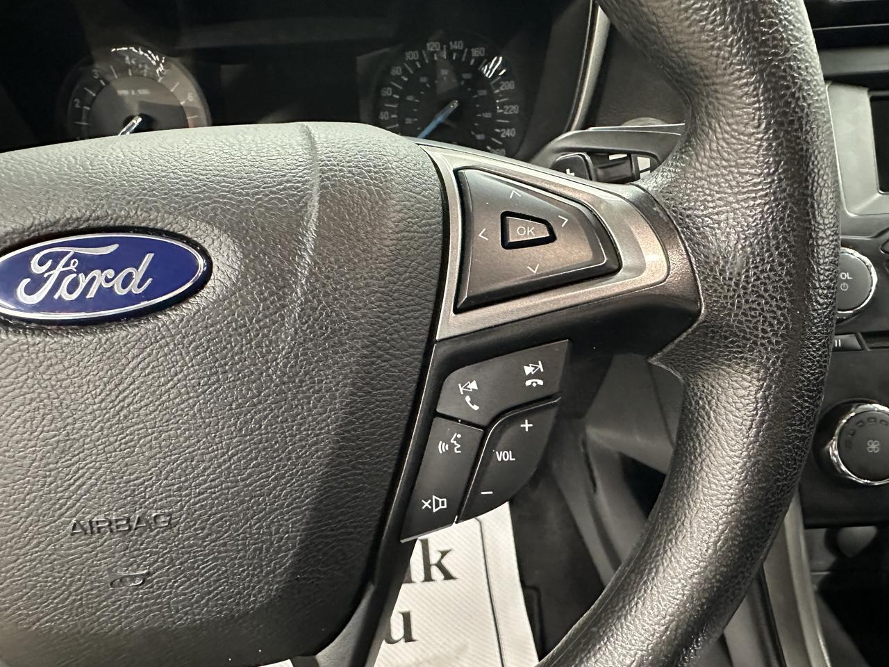 2017 Ford Fusion 4dr Sdn SE FWD Photo9