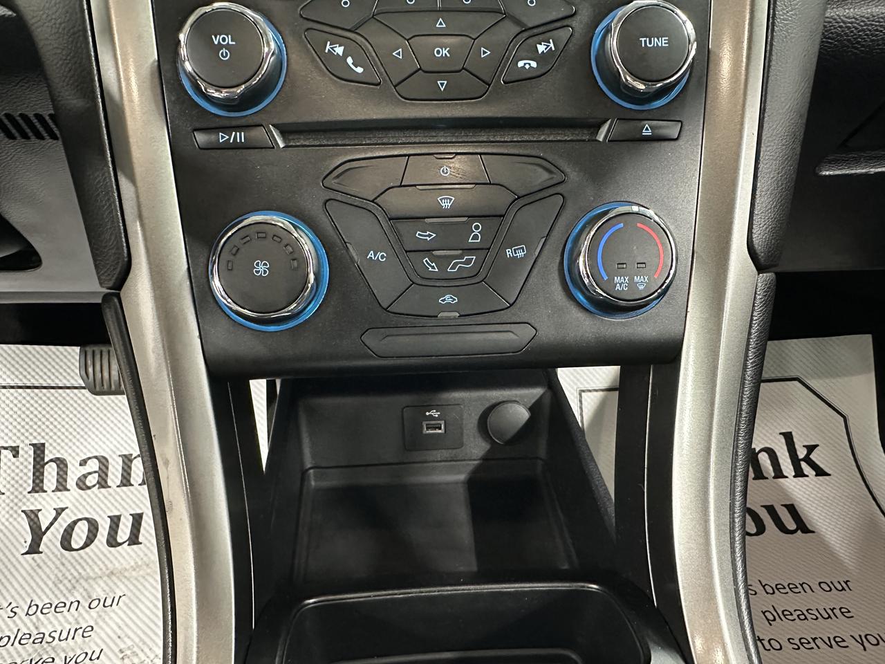 2017 Ford Fusion 4dr Sdn SE FWD Photo11