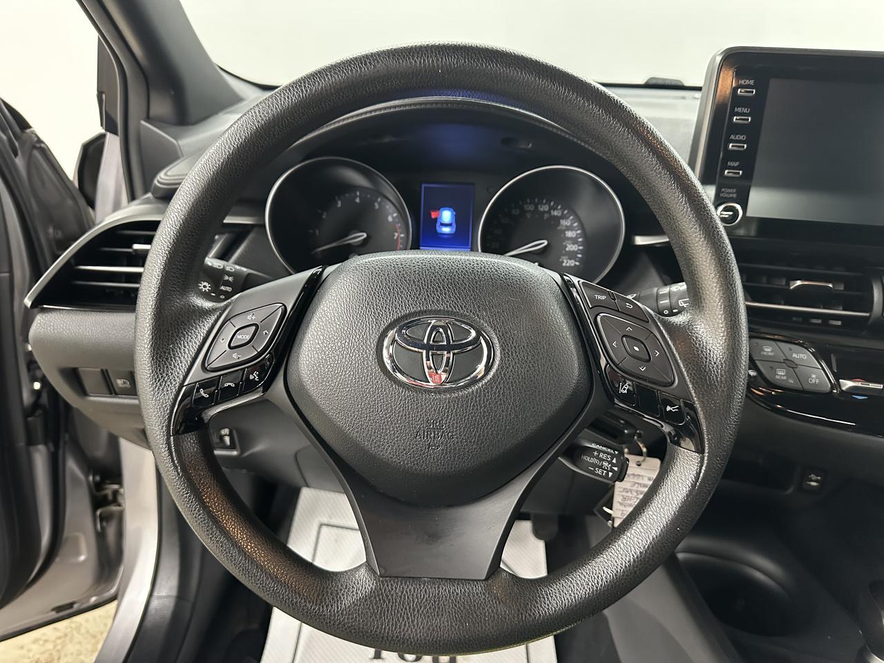 2019 Toyota C-HR LE Photo31