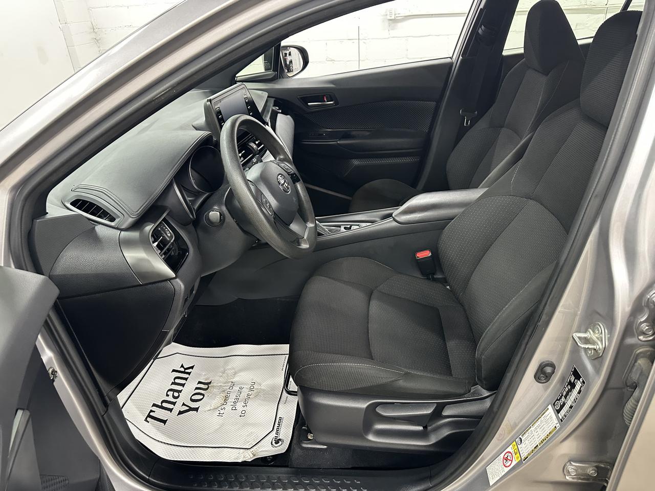 2019 Toyota C-HR LE Photo39