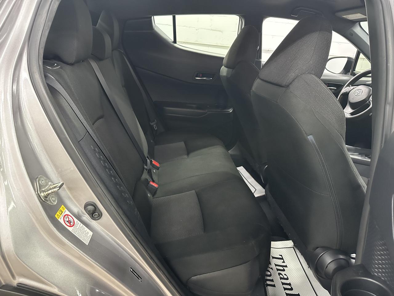 2019 Toyota C-HR LE Photo41