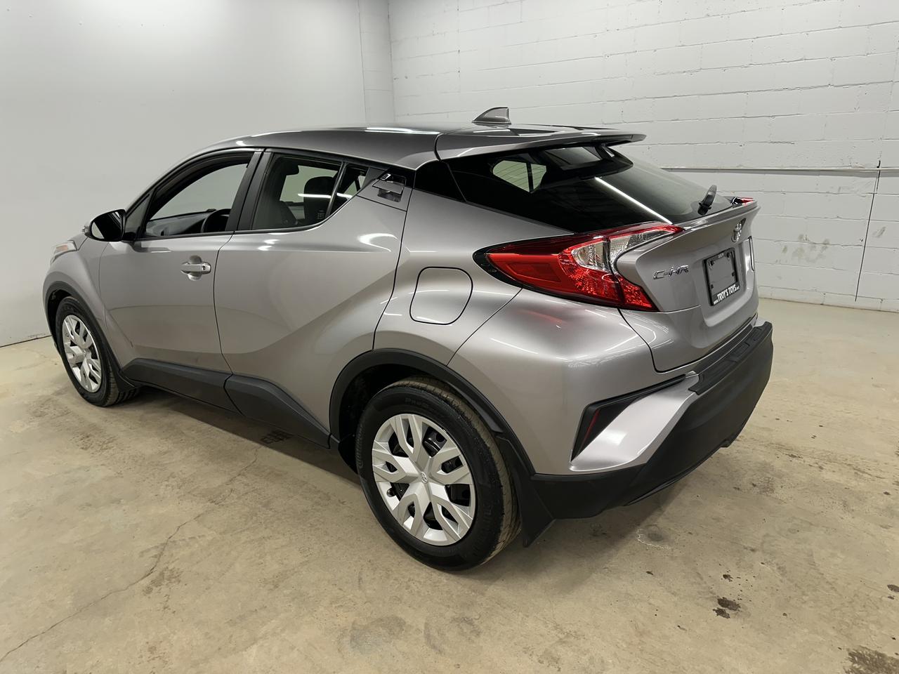 2019 Toyota C-HR LE Photo
