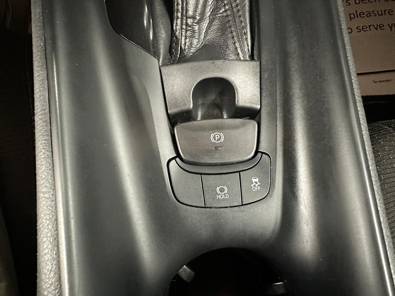 2019 Toyota C-HR LE Photo15