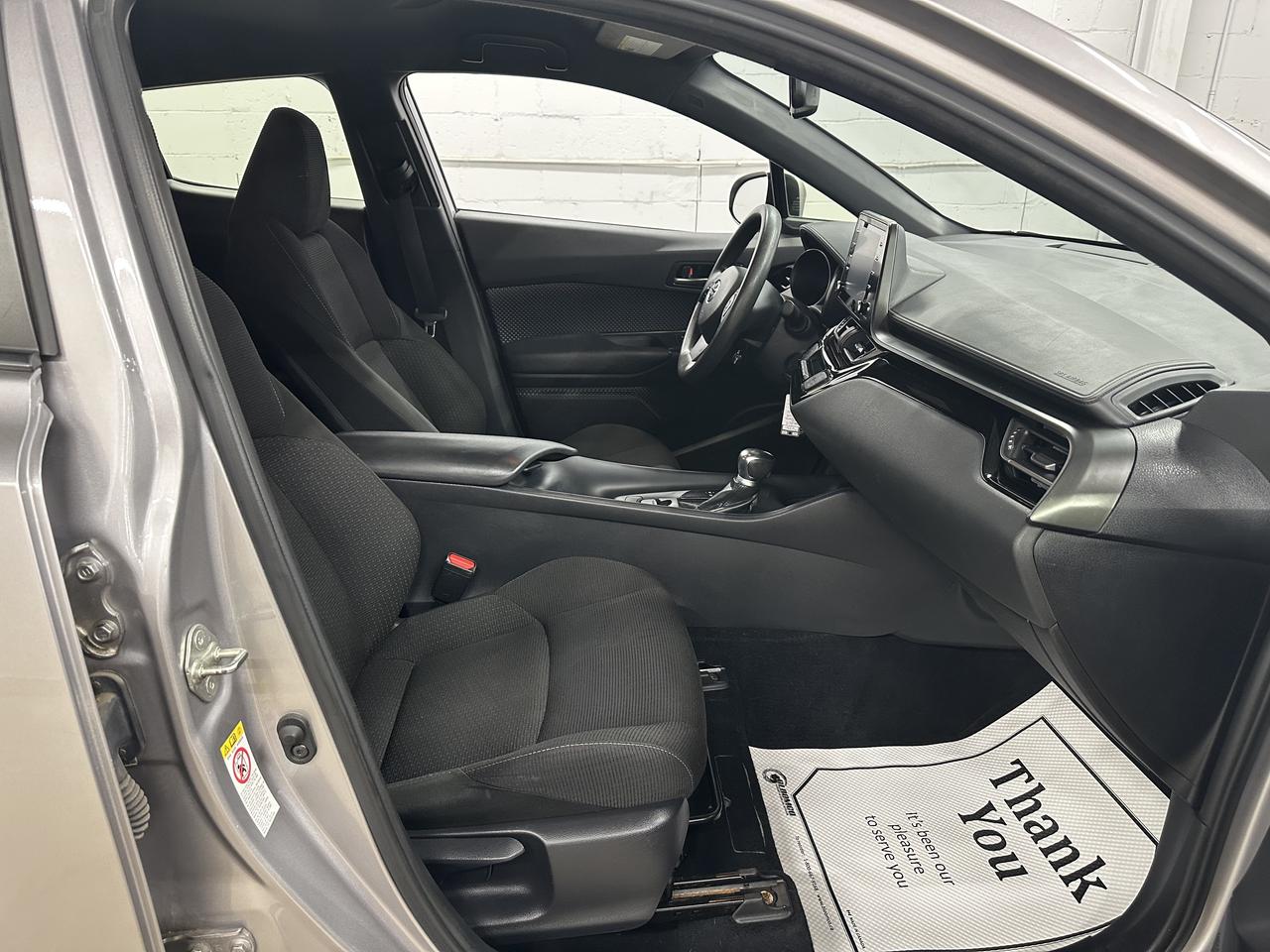 2019 Toyota C-HR LE Photo19