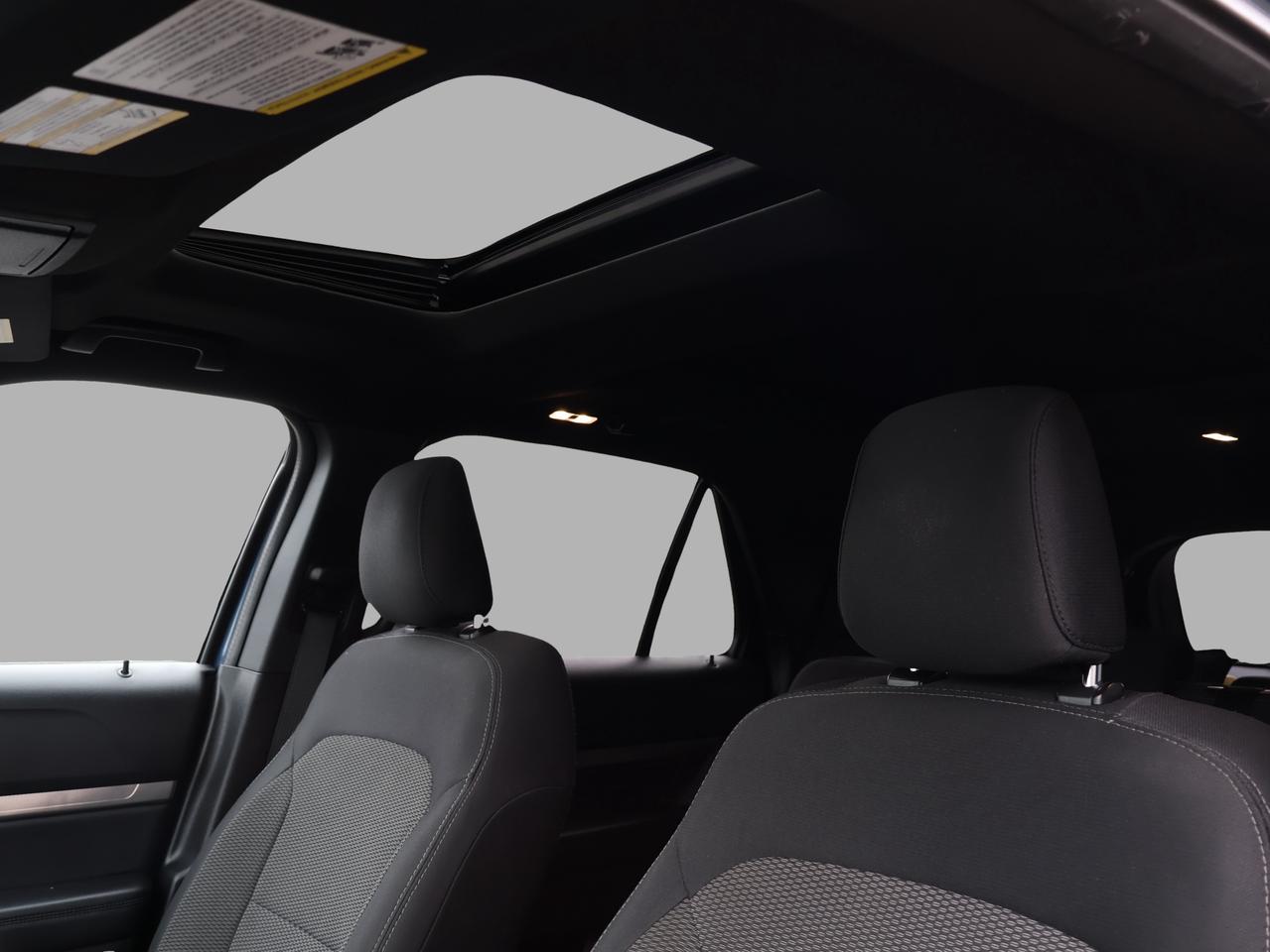 2019 Ford Explorer XLT ECO 4WD CERTIFIED *7 SEATS*FORD MAINTAIN* CAMERA NAV BLUETOOTH HEATED SEATS SUNROOF CRUISE ALLOYS Photo