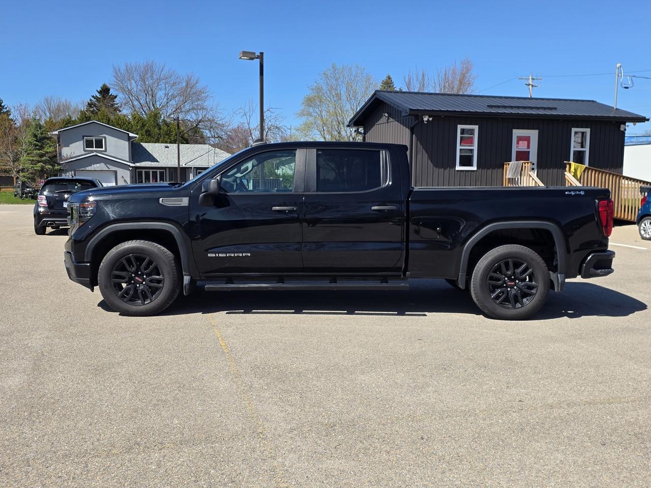 2024 GMC Sierra 1500 Pro Crew Cab 4WD Photo