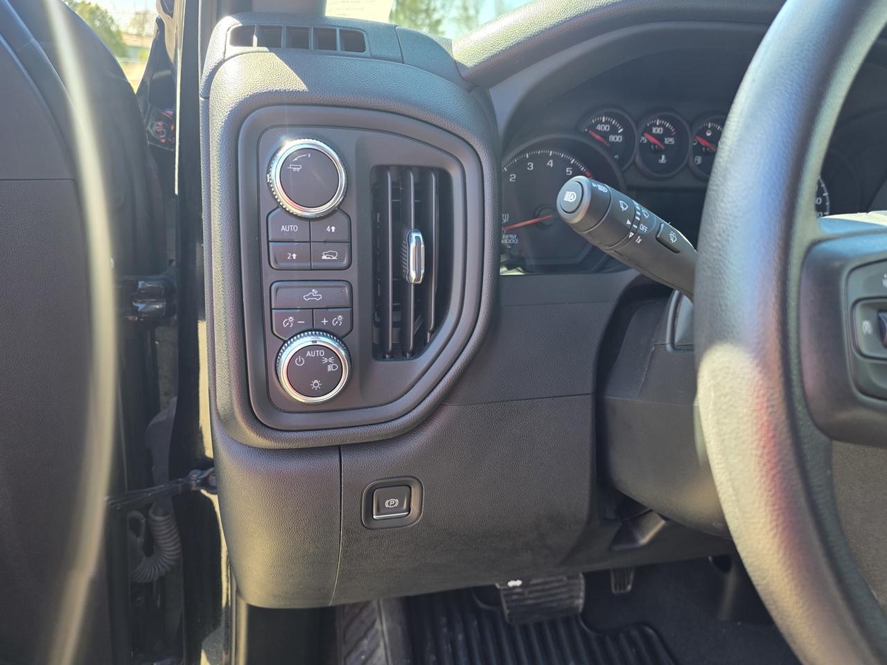 2024 GMC Sierra 1500 Pro Crew Cab 4WD Photo