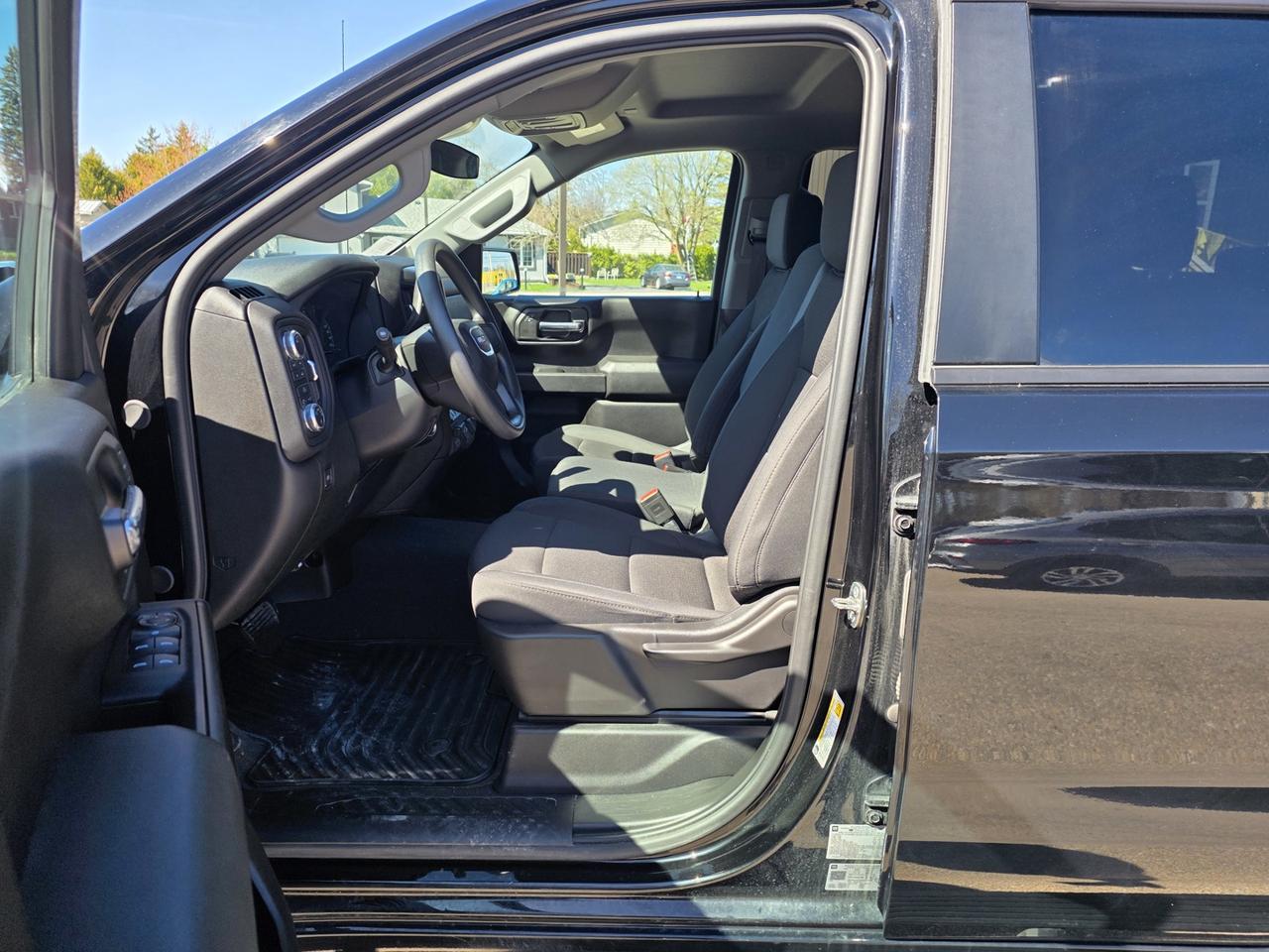 2024 GMC Sierra 1500 Pro Crew Cab 4WD Photo