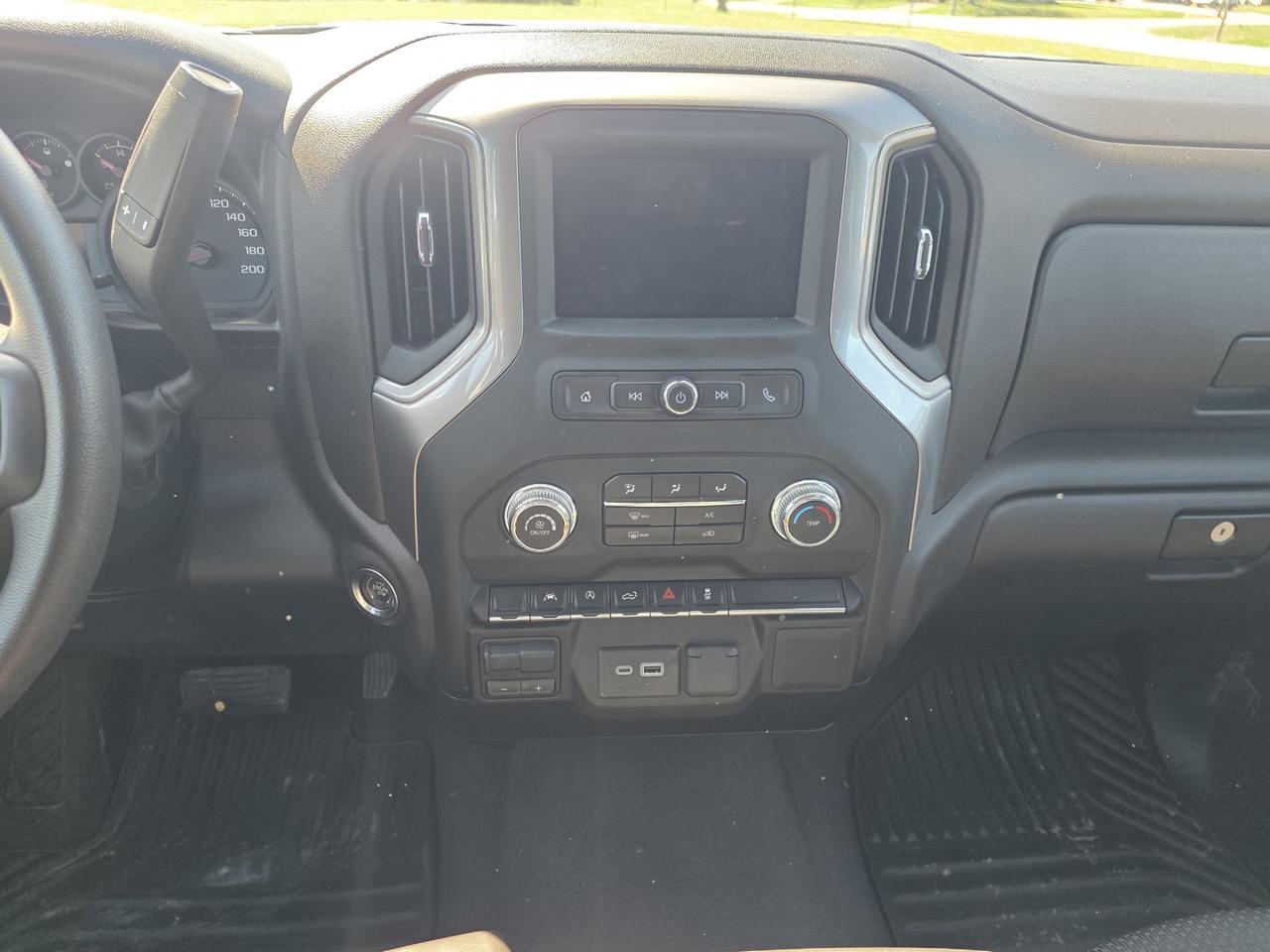 2024 GMC Sierra 1500 Pro Crew Cab 4WD Photo