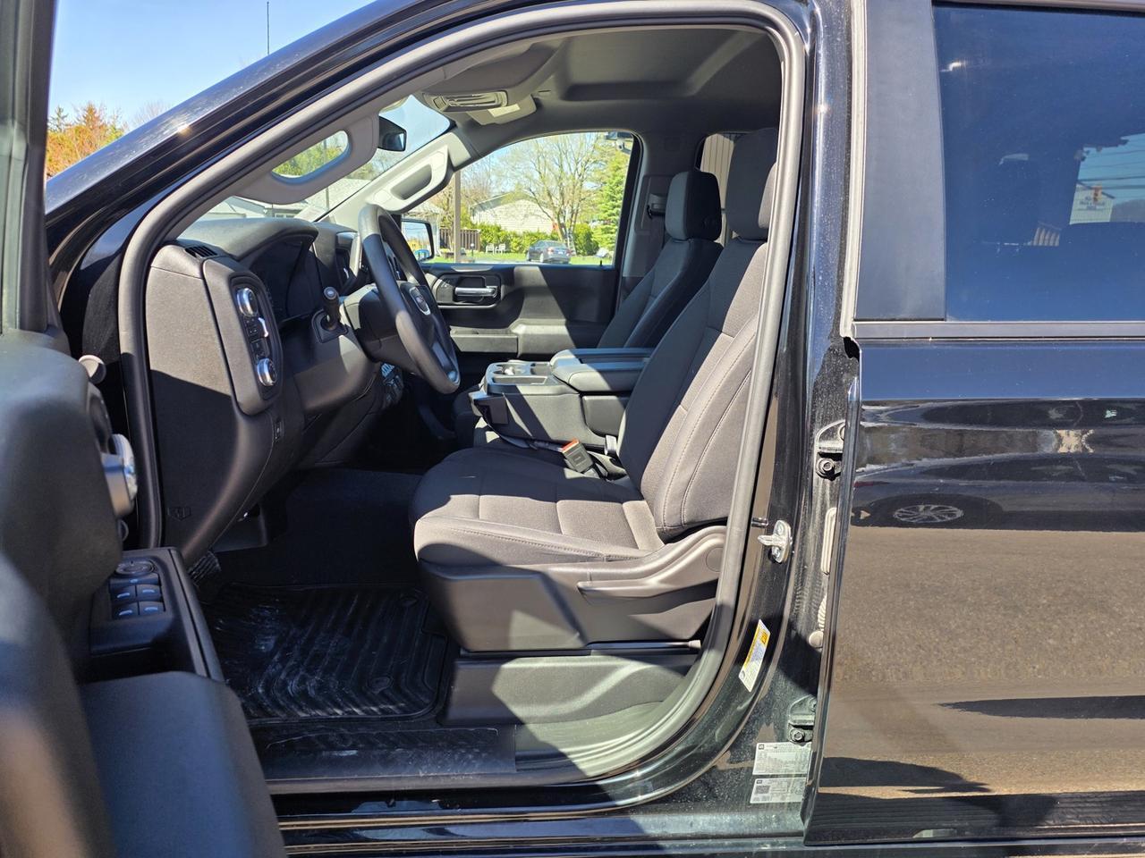 2024 GMC Sierra 1500 Pro Crew Cab 4WD Photo