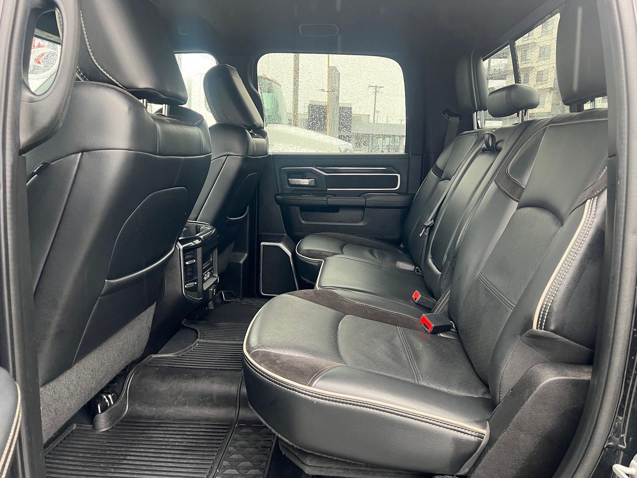 2022 RAM 3500 Laramie Photo12