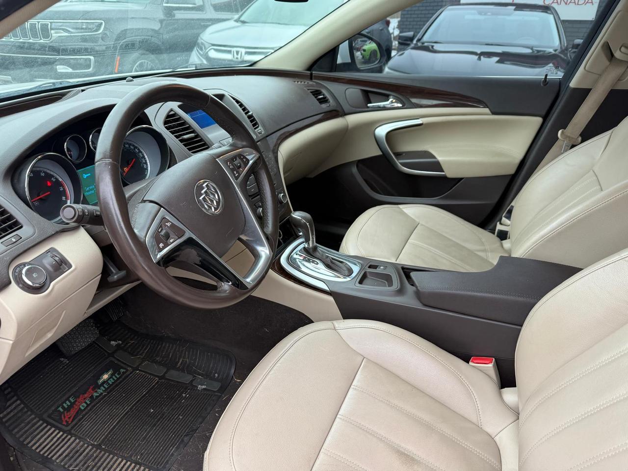 2011 Buick Regal CXL w/1SC / AUTO / AC / YOU SAFETY YOU SAVE Photo