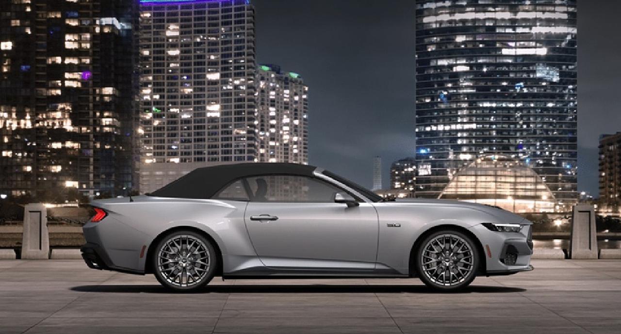 2026 Ford Mustang GT Premium Convertible Photo4