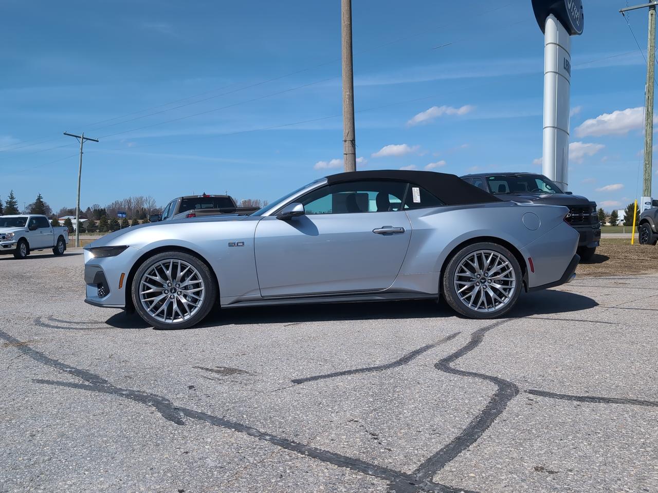 2026 Ford Mustang GT Premium Convertible Photo3