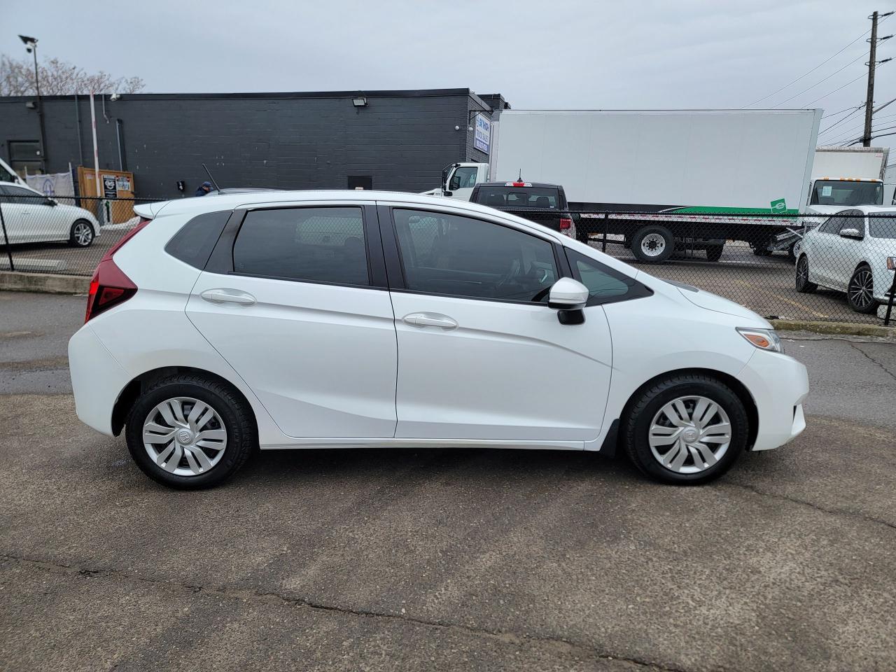 2016 Honda Fit LX | LOW KMS Photo