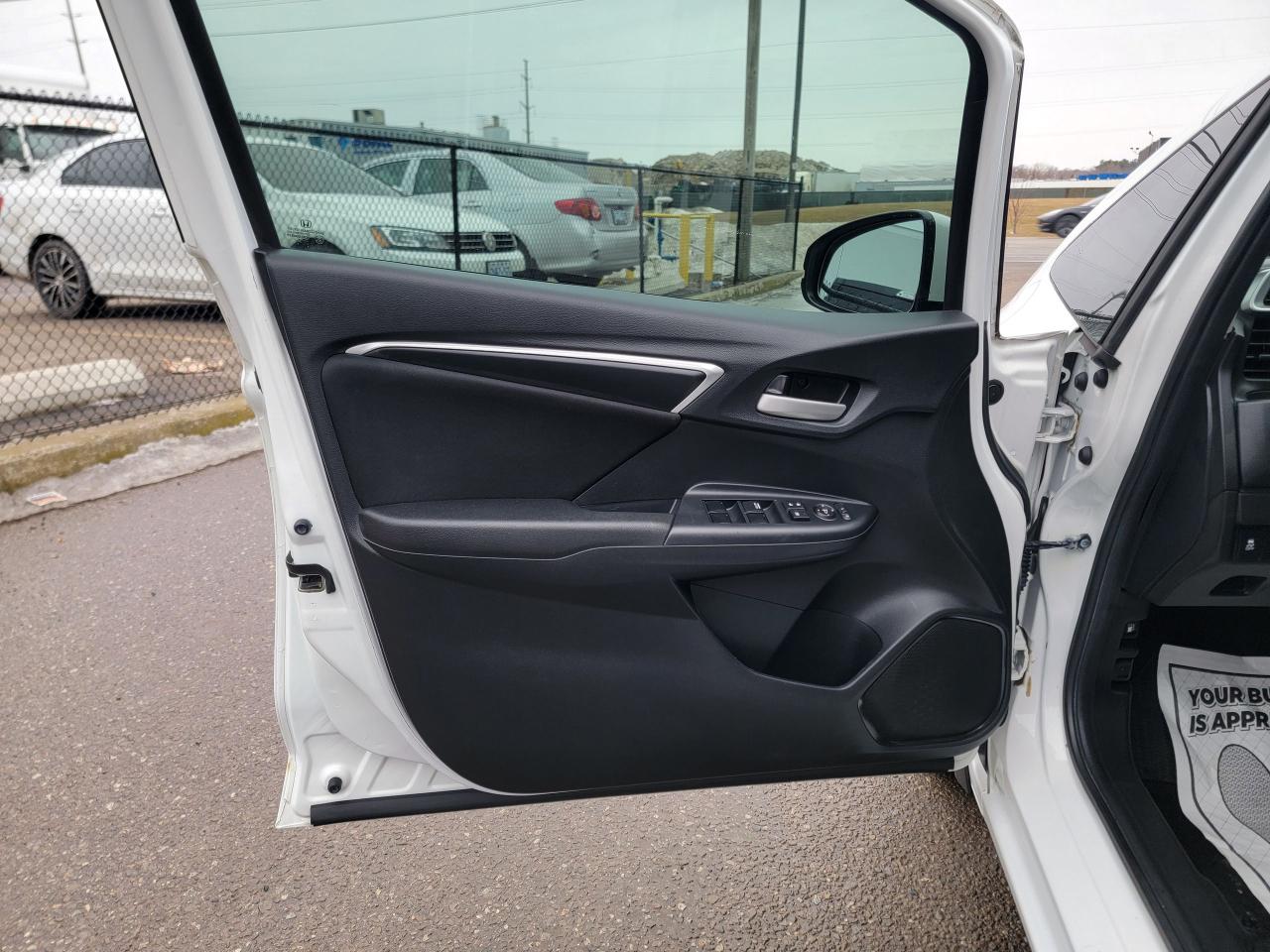 2016 Honda Fit LX | LOW KMS Photo