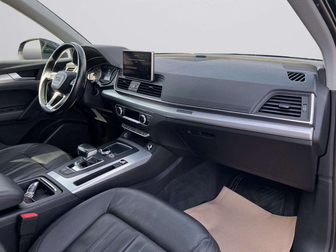 2018 Audi Q5 2.0 Progressiv Pkg - Navigation System - Panoramic Roof !!! Photo