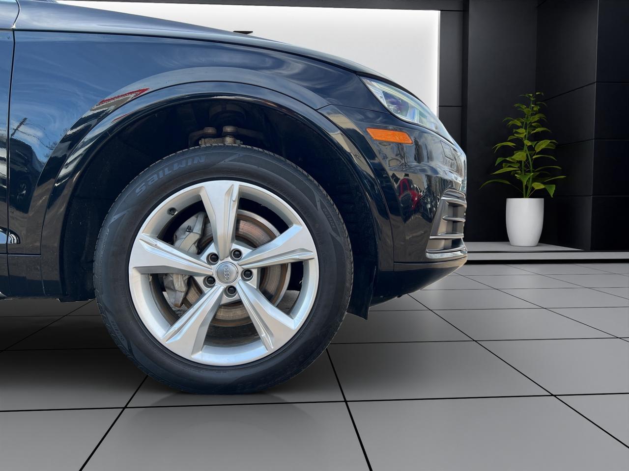 2018 Audi Q5 2.0 Progressiv Pkg - Navigation System - Panoramic Roof !!! Photo