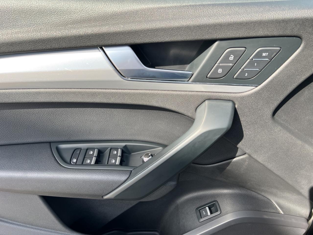 2018 Audi Q5 2.0 Progressiv Pkg - Navigation System - Panoramic Roof !!! Photo