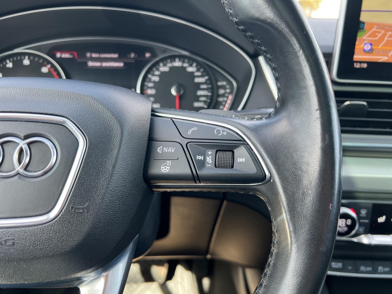 2018 Audi Q5 2.0 Progressiv Pkg - Navigation System - Panoramic Roof !!! Photo