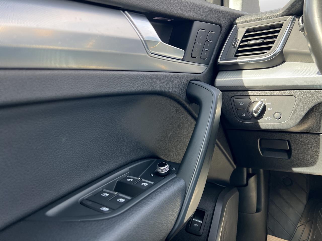 2018 Audi Q5 2.0 Progressiv Pkg - Navigation System - Panoramic Roof !!! Photo