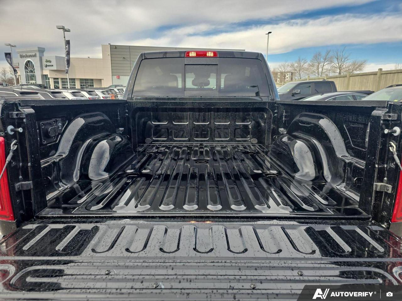 13706429