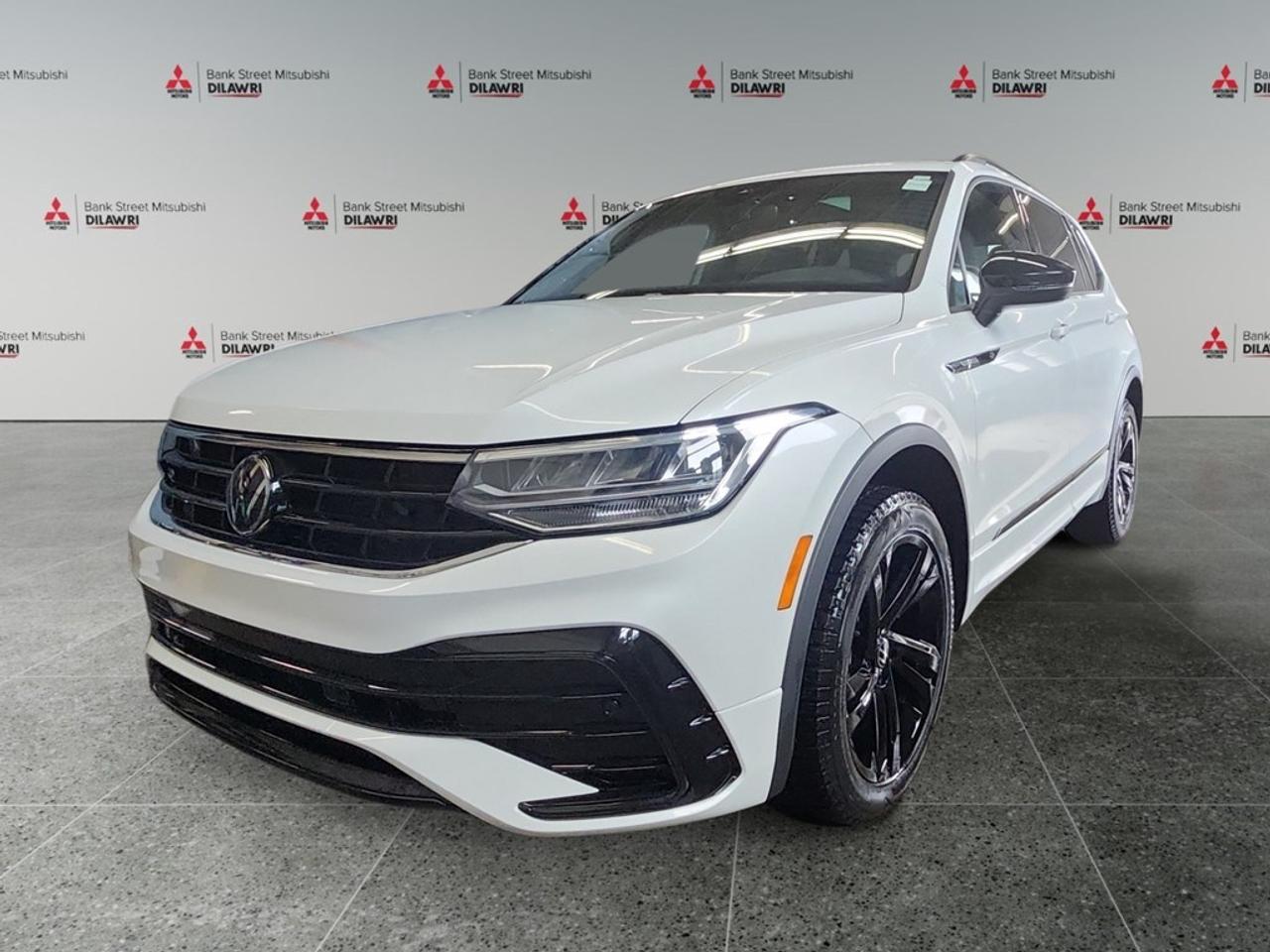 Used 2024 Volkswagen Tiguan Comfortline R-Line Black Edition 4MOTION for sale in Gloucester, ON