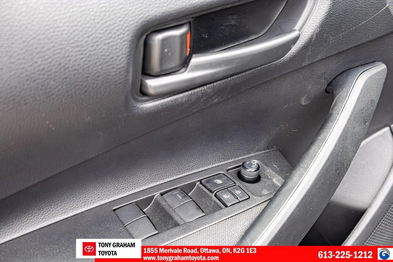 2024 Toyota Corolla Hybrid LE Photo