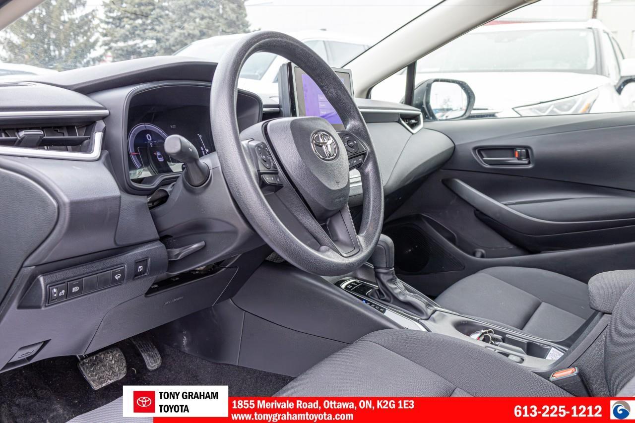 2024 Toyota Corolla Hybrid LE Photo