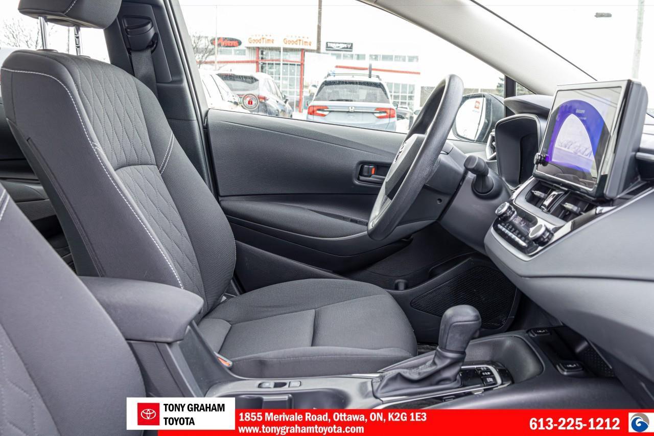 2024 Toyota Corolla Hybrid LE Photo