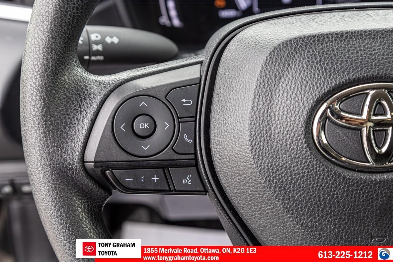 2024 Toyota Corolla Hybrid LE Photo