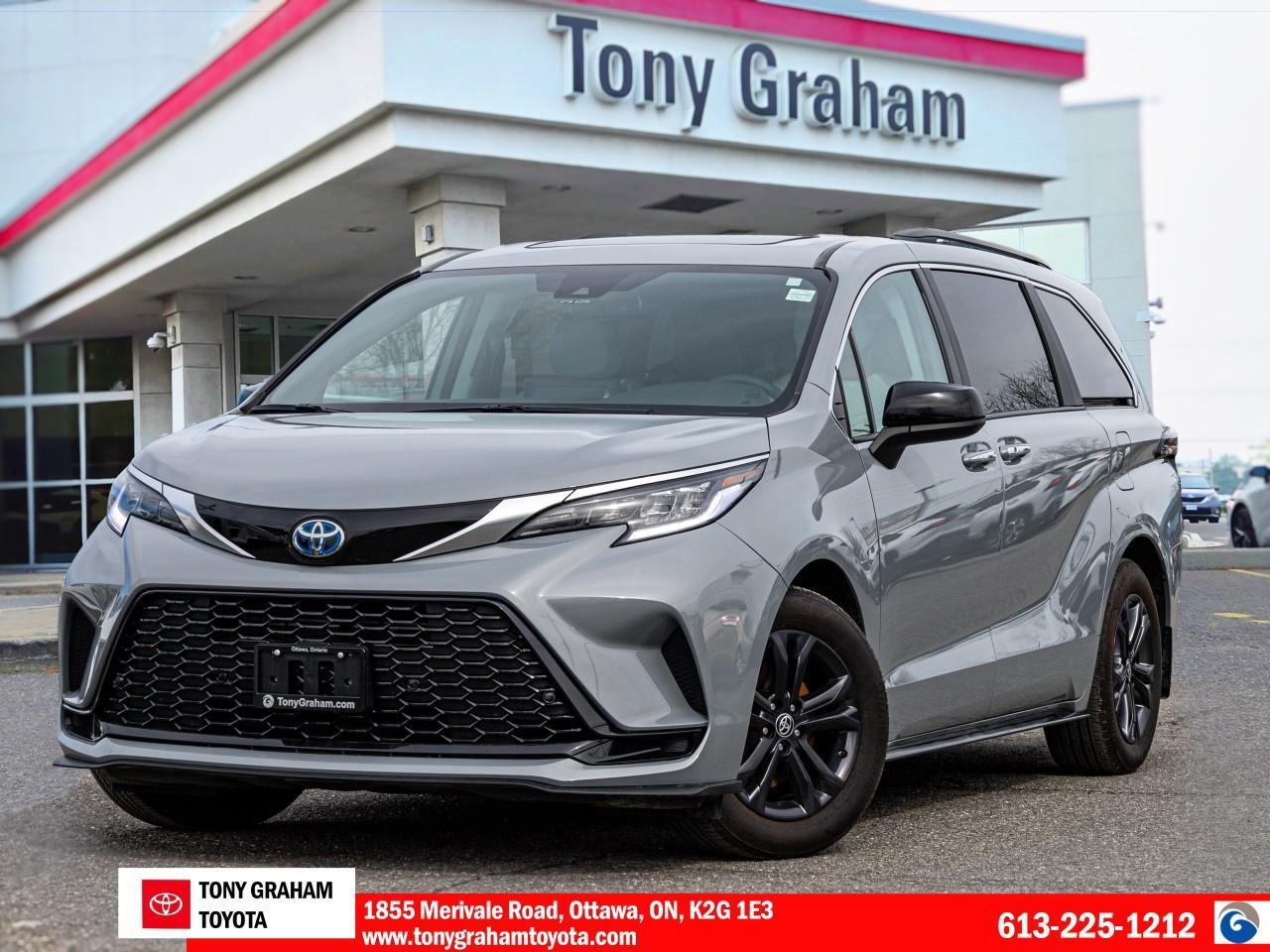 2024 Toyota Sienna XSE 7-Passenger Photo0