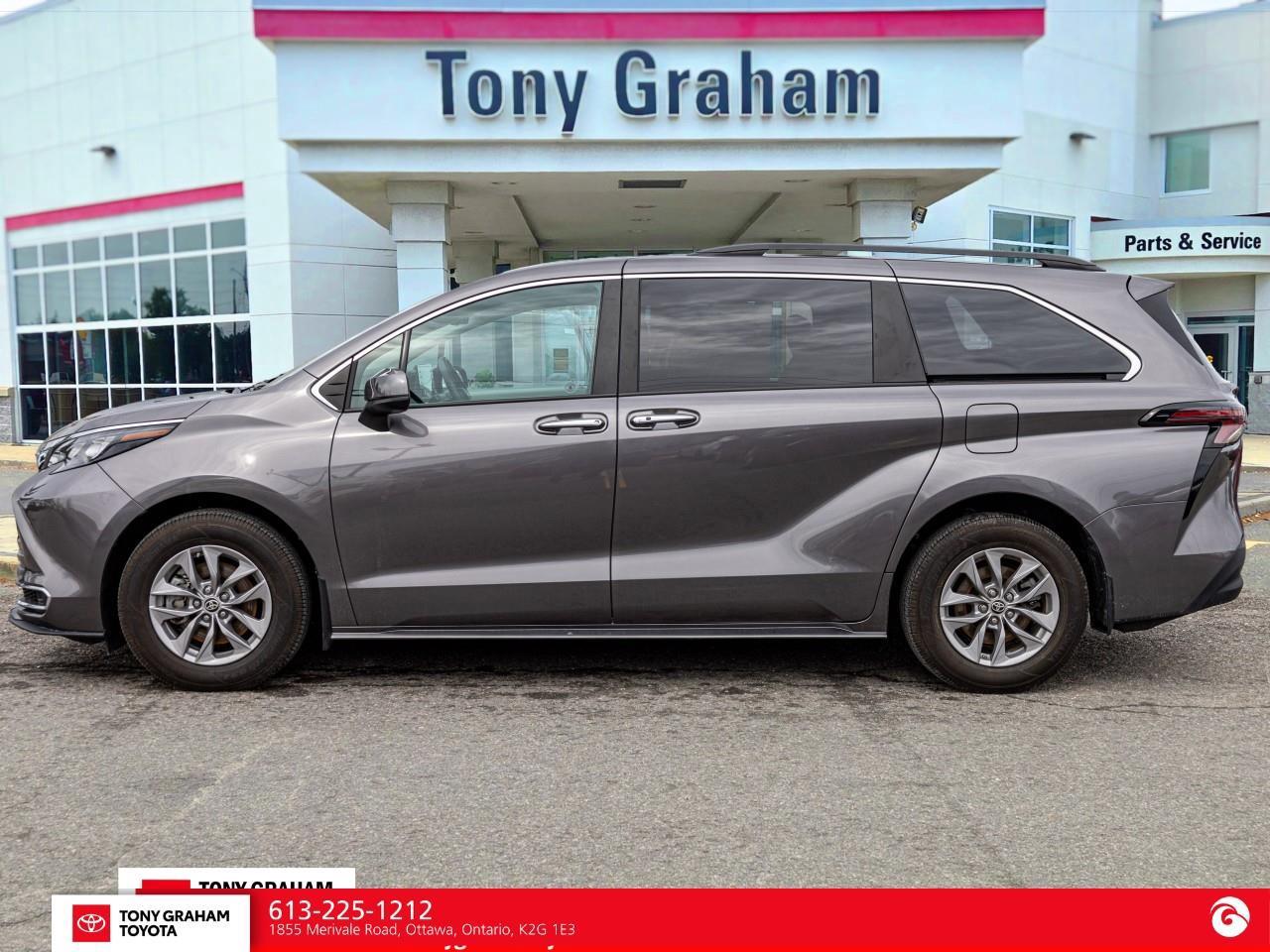 2024 Toyota Sienna XLE 8-Passenger Photo2