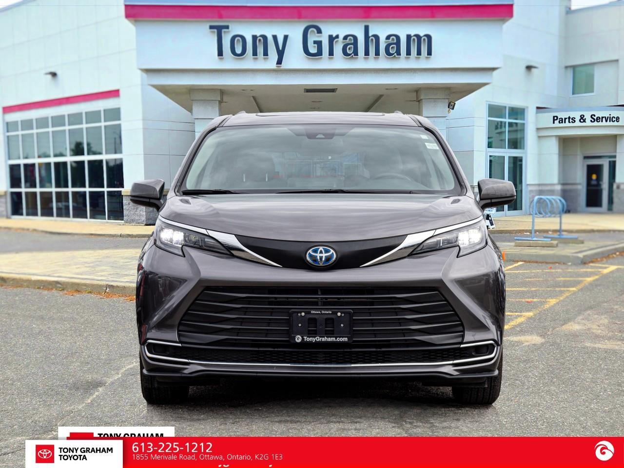 2024 Toyota Sienna XLE 8-Passenger Photo