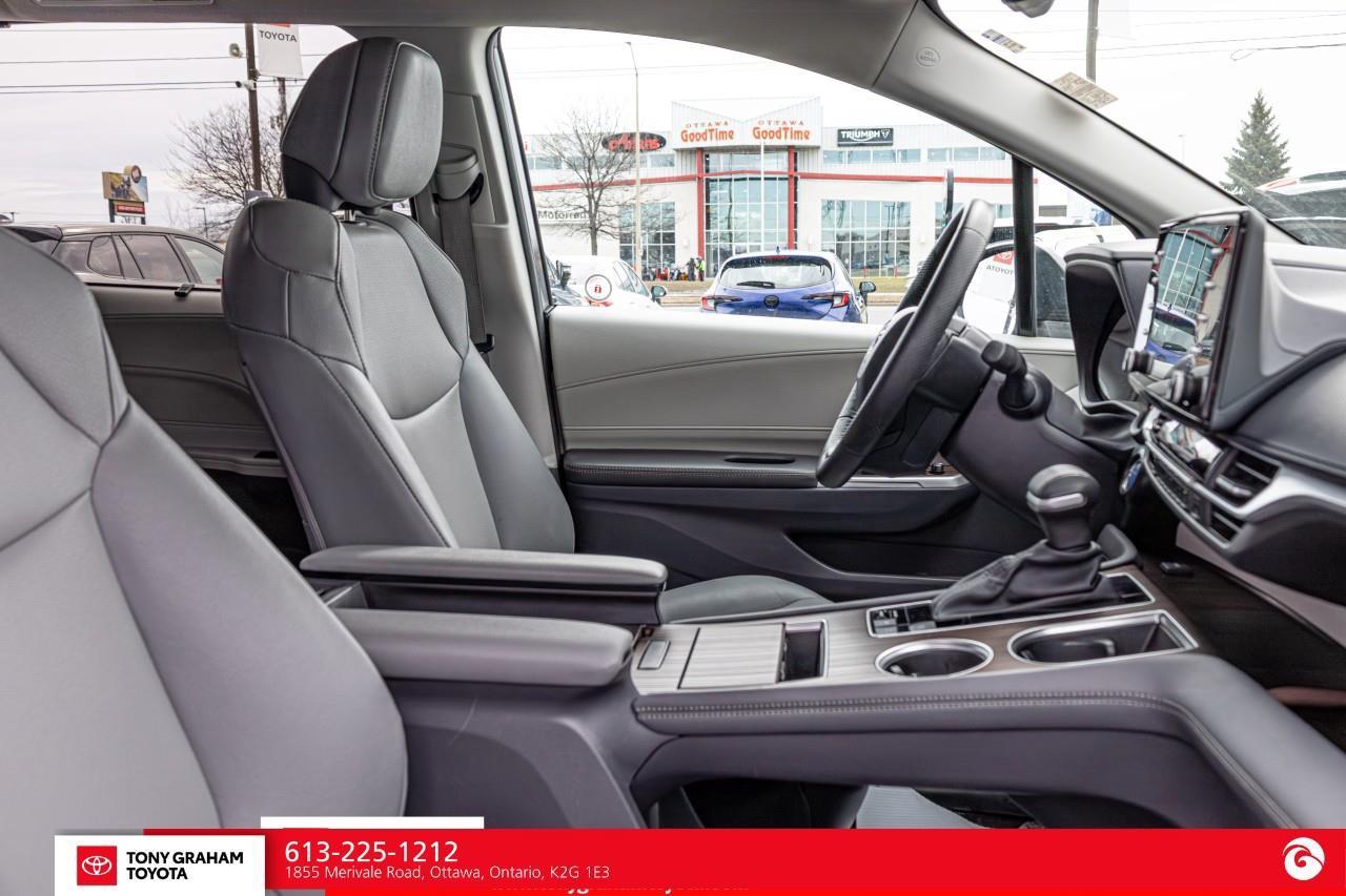 2024 Toyota Sienna XLE 8-Passenger Photo