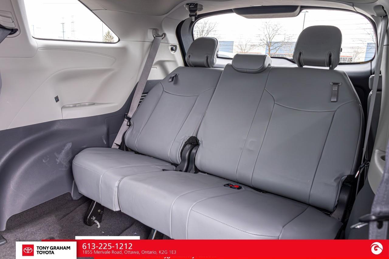 2024 Toyota Sienna XLE 8-Passenger Photo
