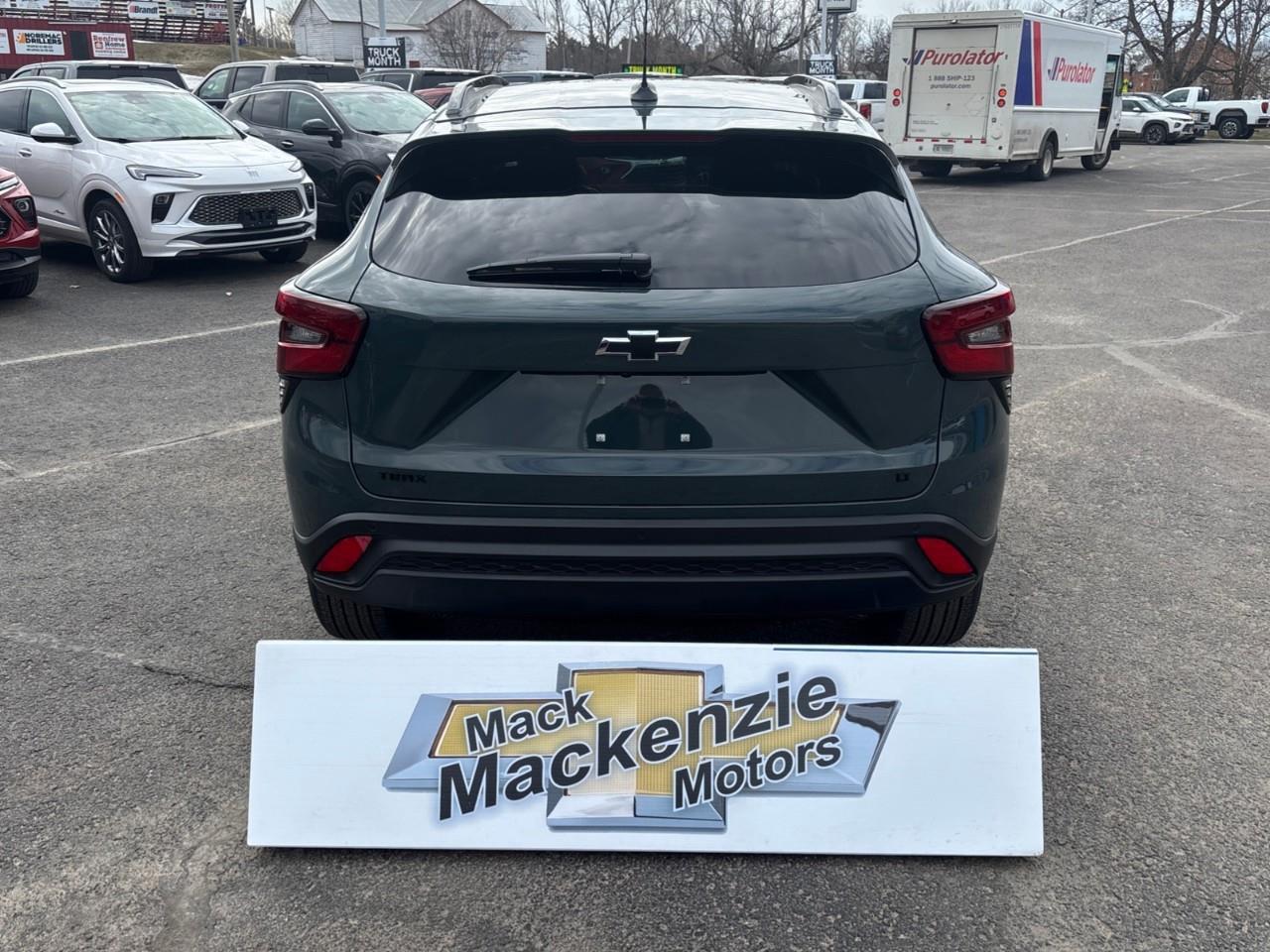 2026 Chevrolet Trax LT New Small 5 Passenger FWD SUV with 11 Diagonal Colour HD Touchscreen Radio with Wireless Apple CarPlay and Android Auto, Adaptive Cruise control, Heated Front Seats and Heated Steering Wheel Photo