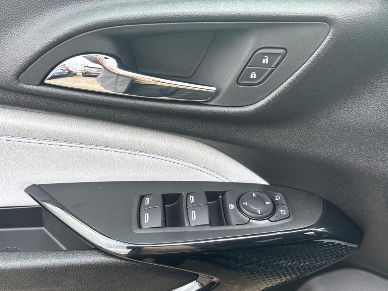 2026 Chevrolet Trax LT New Small 5 Passenger FWD SUV with 11 Diagonal Colour HD Touchscreen Radio with Wireless Apple CarPlay and Android Auto, Adaptive Cruise control, Heated Front Seats and Heated Steering Wheel Photo