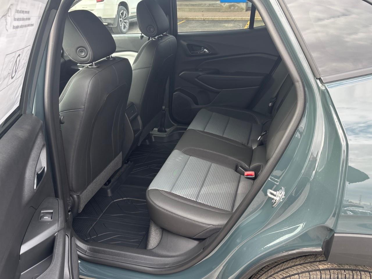 2026 Chevrolet Trax LT New Small 5 Passenger FWD SUV with 11 Diagonal Colour HD Touchscreen Radio with Wireless Apple CarPlay and Android Auto, Adaptive Cruise control, Heated Front Seats and Heated Steering Wheel Photo