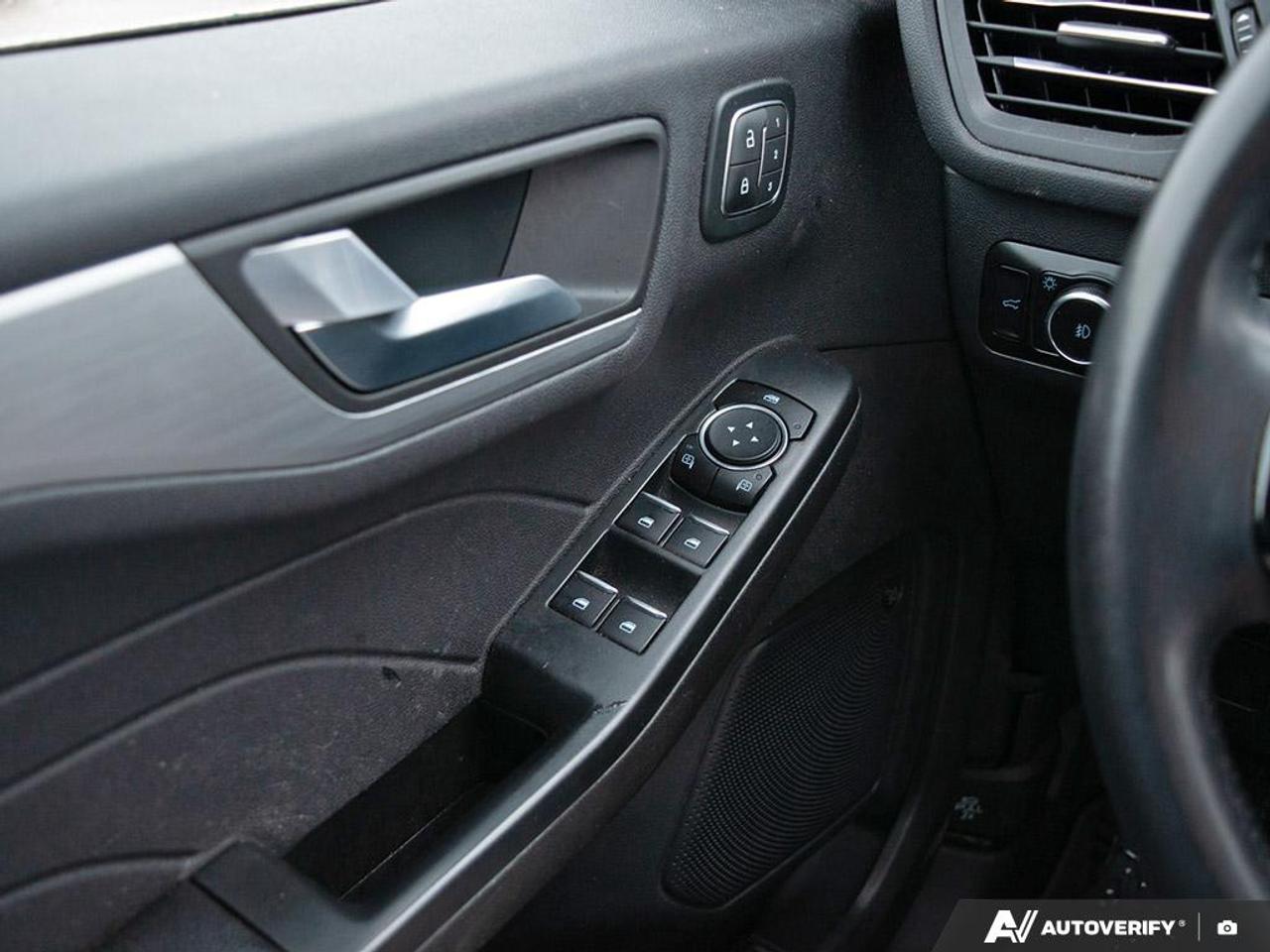 2023 Ford Escape Platinum Photo