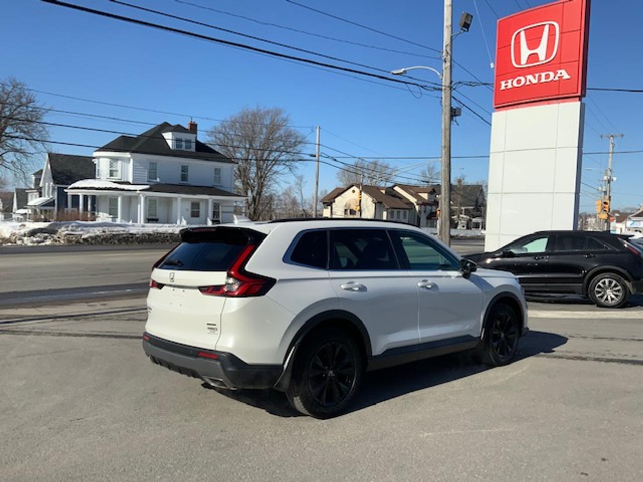 2023 Honda CR-V Touring Photo