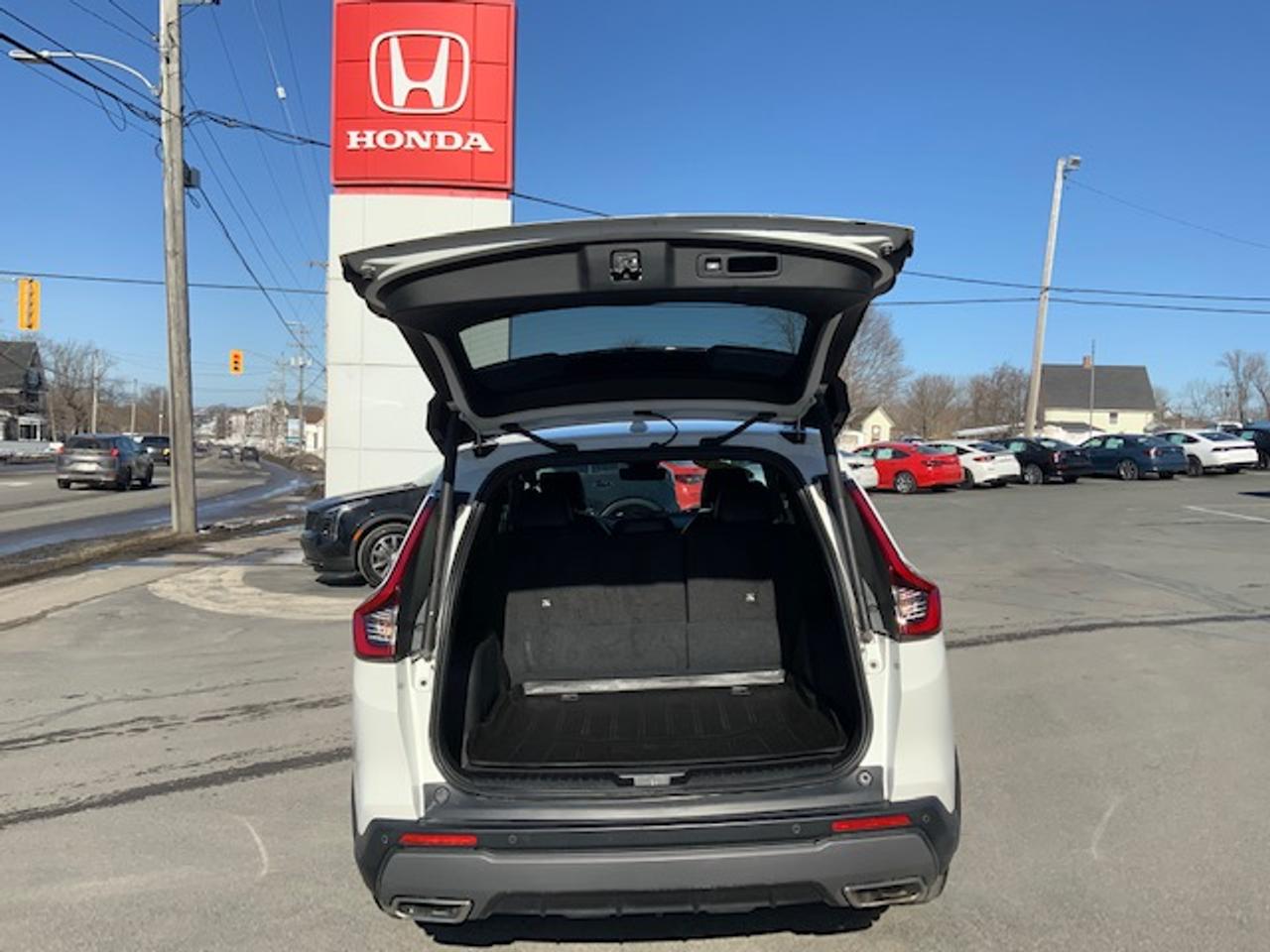 2023 Honda CR-V Touring Photo