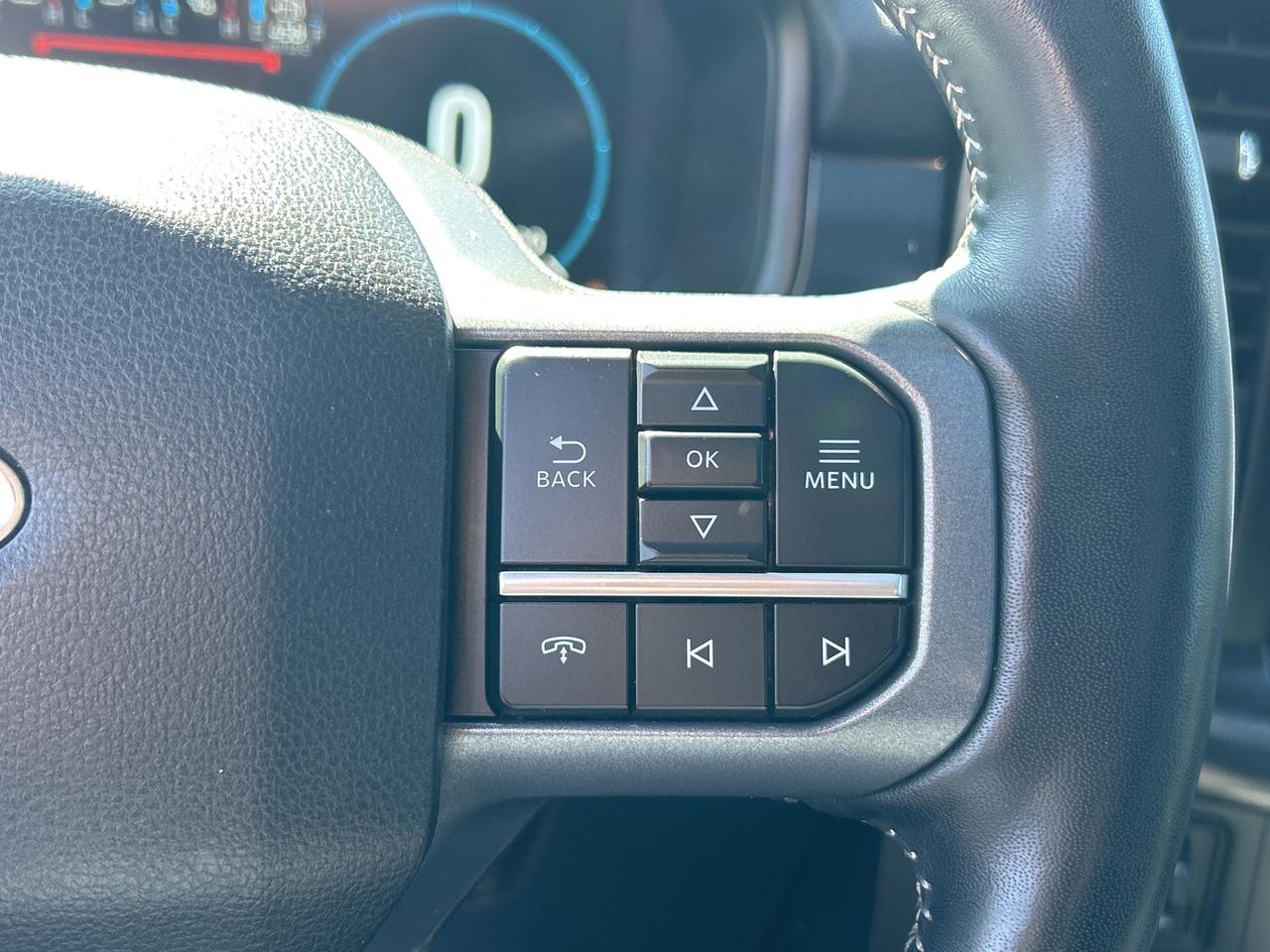 2023 Ford F-150 Lariat 4WD SuperCrew 5.5' Box Photo