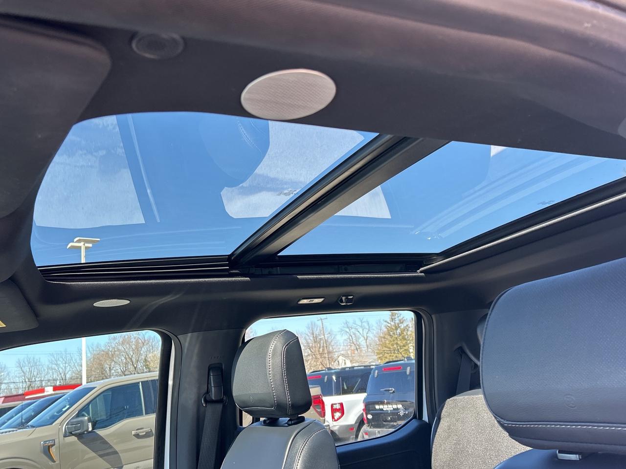 2023 Ford F-150 Lariat 4WD SuperCrew 5.5' Box Photo