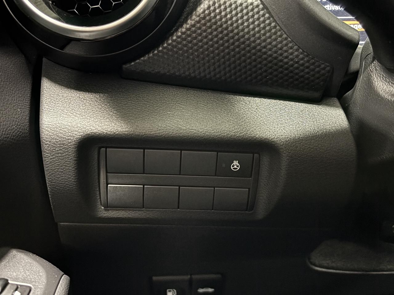 2024 Nissan Kicks SV|HEATEDSEATS|HEATEDSTEERING|BACKUPCAM|ALLOYS|+++ Photo